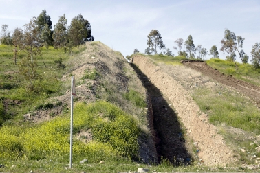Large-scale security trench